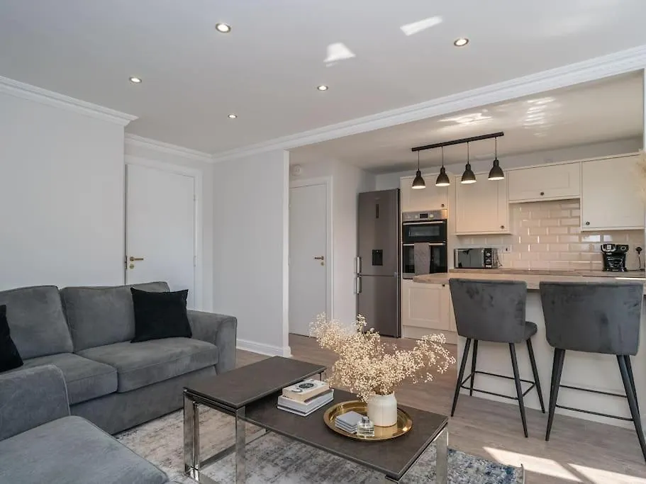 Luxury 2Bed 2Bath Flat In City Centre- Free Parking! Apartment Edinburgh 0*,